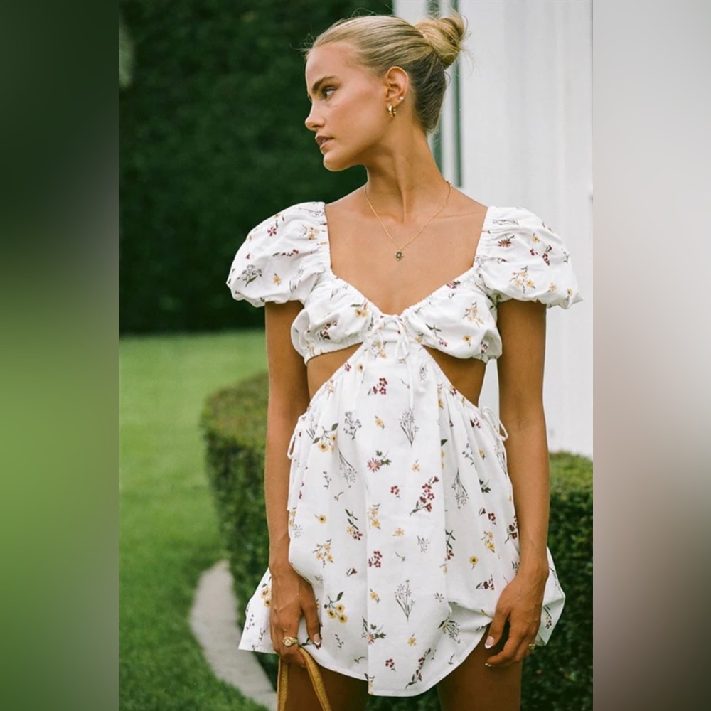 XS Sabo Skirt Eilish Dress (sold out atm). Cutout, open back, adjustable.